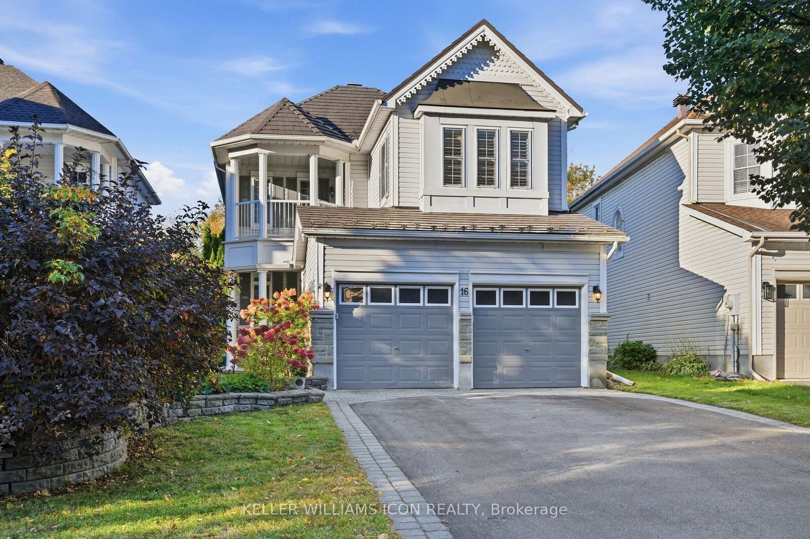 Property Photo:  16 Hemlo Crescent  ON K2T 1C7 