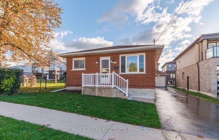 Property Photo:  210 Taylor Street  ON L2V 1C3 