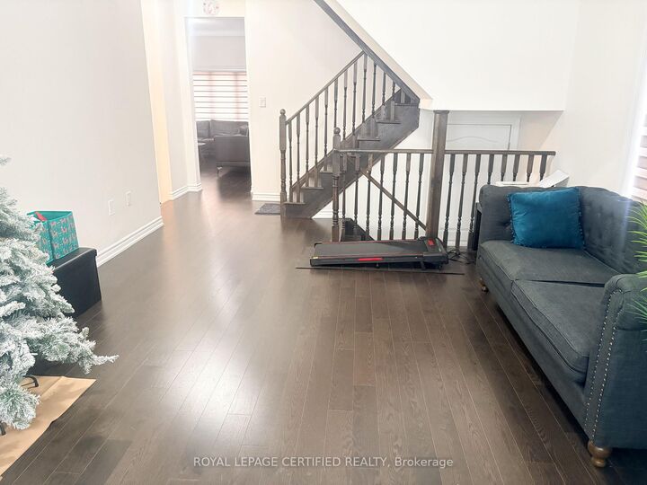 Property Photo:  50 Dolobram Trail Upper  ON L7A 4Y3 