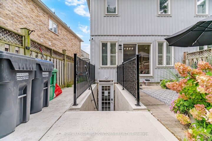 Property Photo:  6623 Blackheath Lower Ridge  ON L5W 1Z7 
