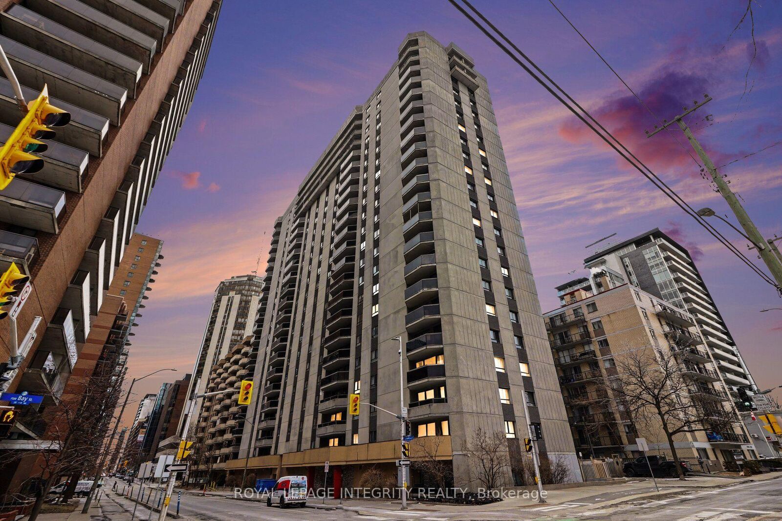 Property Photo:  470 Laurier Avenue W 1004  ON K1R 7W9 