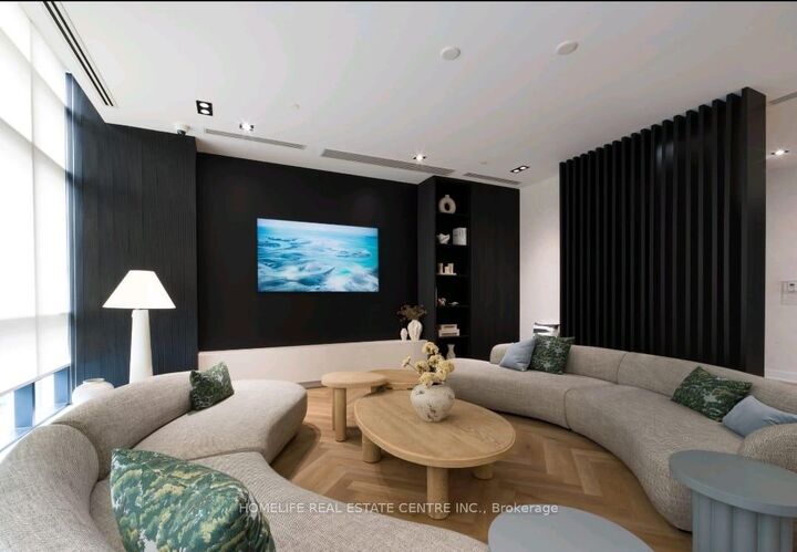 Property Photo:  209 Steeles Avenue W 1906  ON L6Y 0B5 