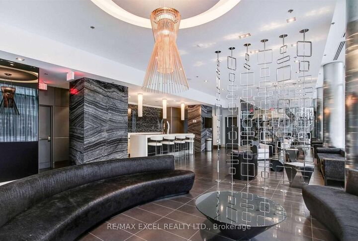 Property Photo:  28 Ted Rogers Way 4201  ON M4Y 2W7 