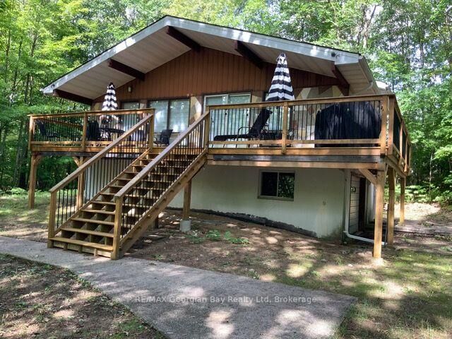 Property Photo:  44 Tall Pines Drive NW  ON L9M 0H4 
