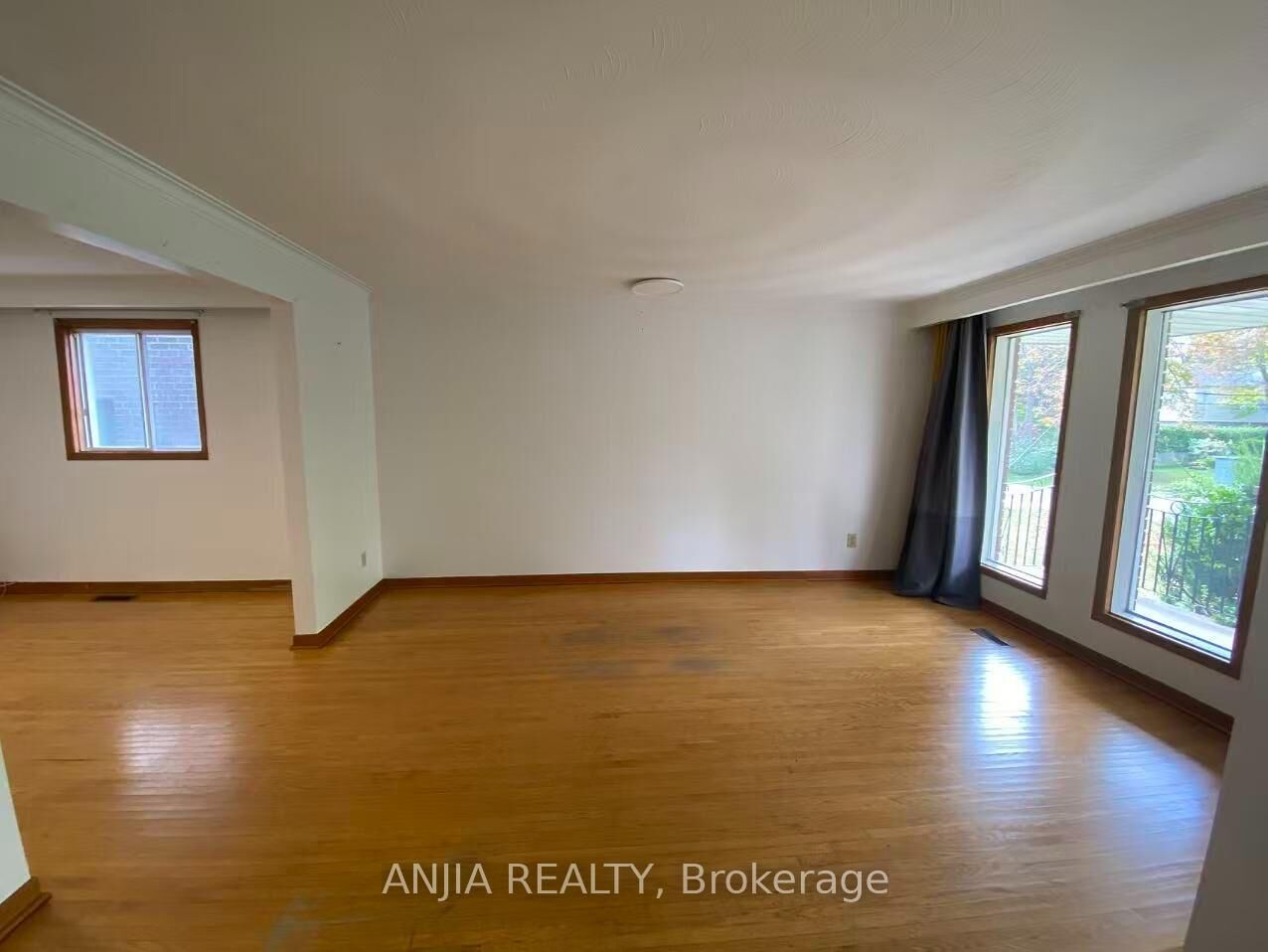 Property Photo:  31 Donalda Crescent  ON M1S 1N5 