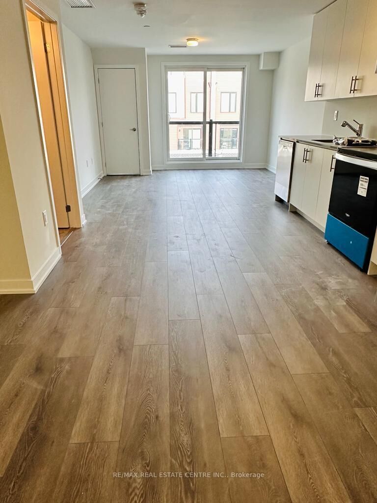 Property Photo:  3401 Ridgeway Drive 410  ON L5L 0B9 