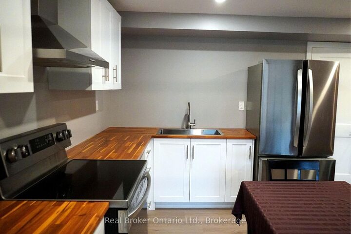 Property Photo:  1009 Wright Drive Lower Unit  ON L4R 0E4 
