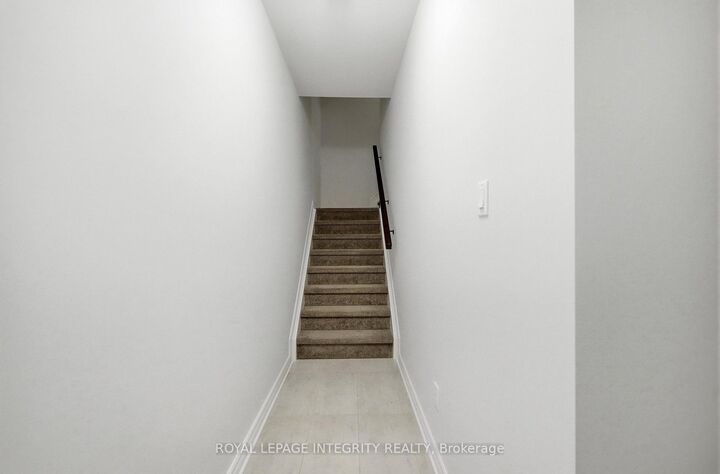 Property Photo:  359 Axis Way  ON K1W 0L7 