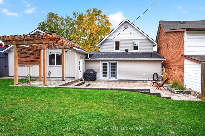 Property Photo:  17 Peel Street  ON L9M 1A5 