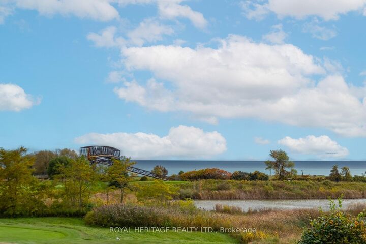 Property Photo:  4 Fenton Lane  ON L1A 0A3 