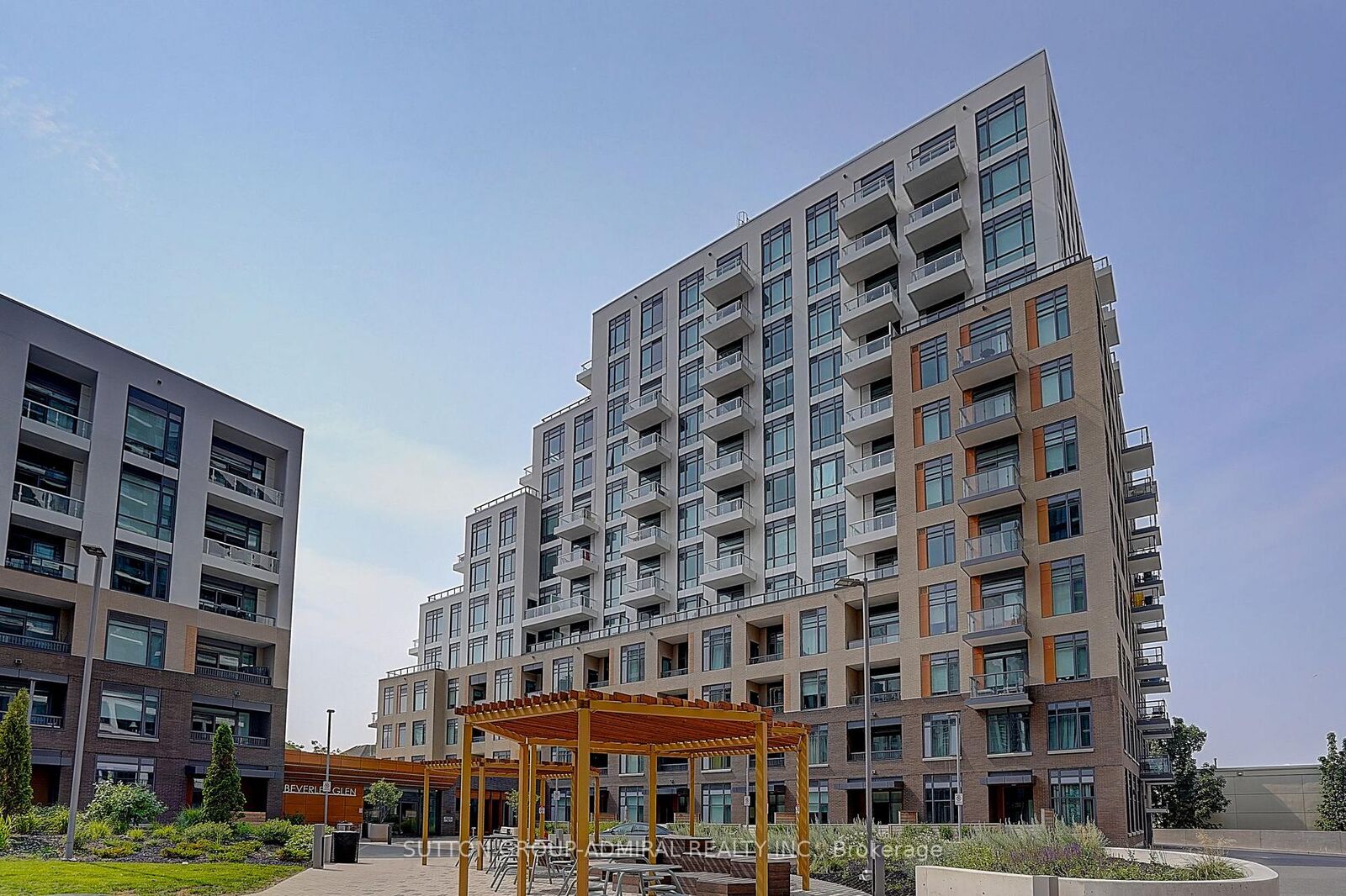 Property Photo:  8 Beverley Glen Boulevard 712  ON L4J 0L4 