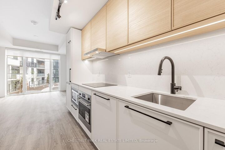 Property Photo:  1050 Eastern Avenue 402  ON M4L 0B7 