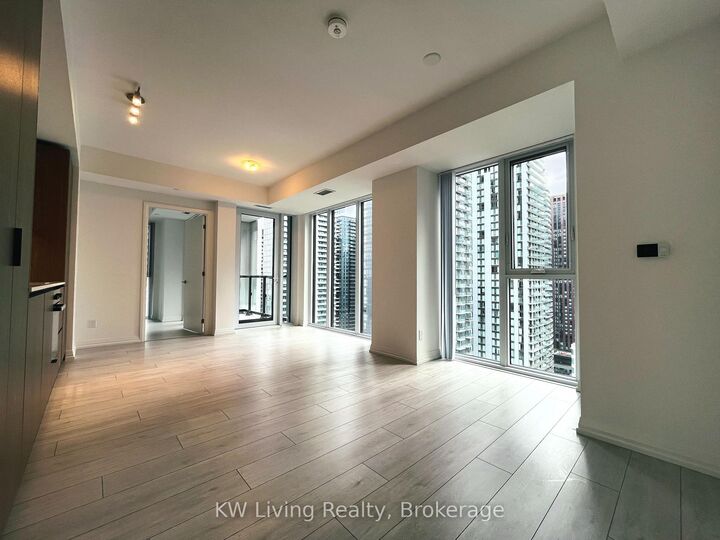 Property Photo:  400 King Street W 2906  ON M5V 0X8 