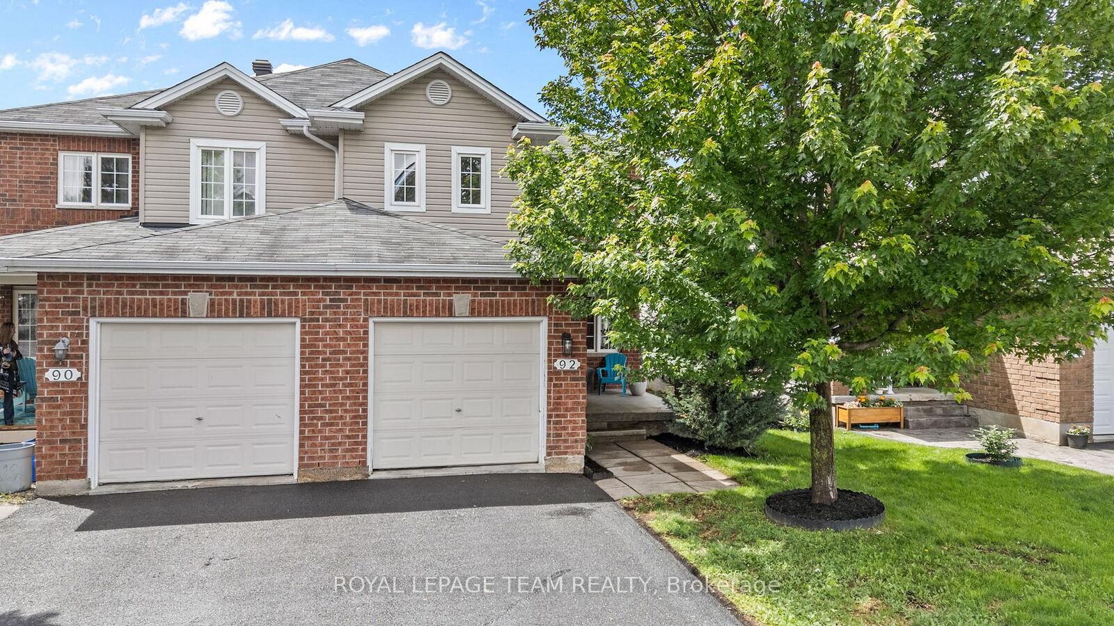 Property Photo:  92 Wolff Crescent  ON K7S 0C1 