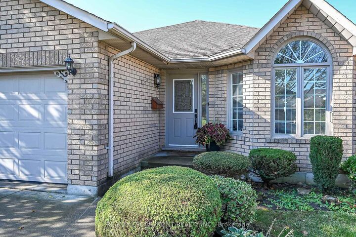Property Photo:  37 Glenhollow Drive  ON L8J 3R8 