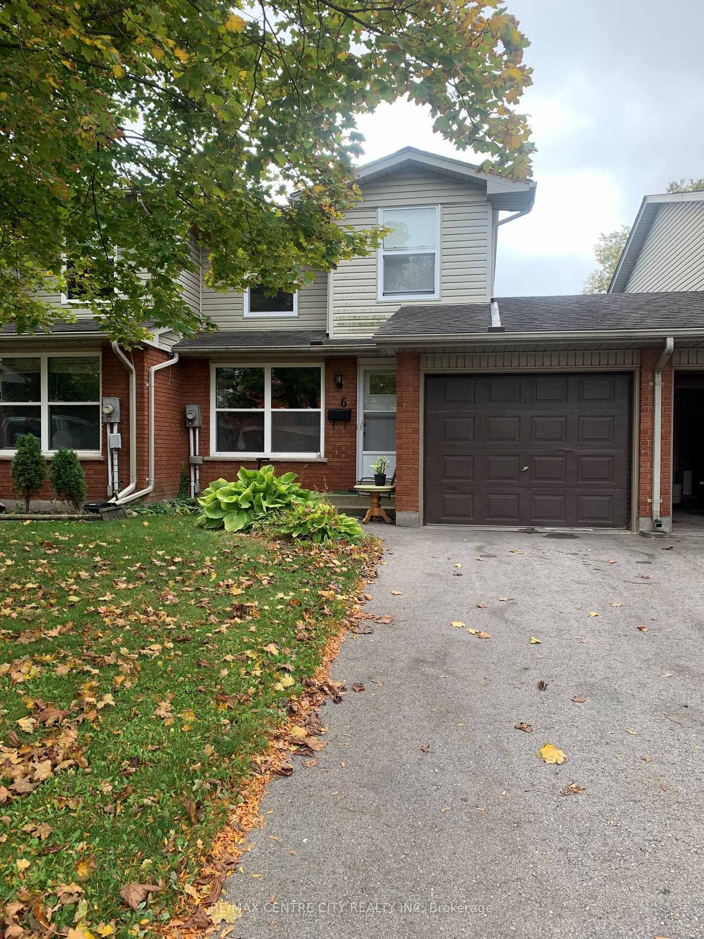 Property Photo:  1250 Jalna Boulevard 6  ON N6E 2W4 