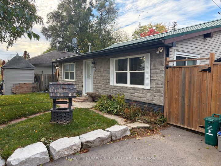 Property Photo:  19 Cedar Grove Drive  ON L0B 1E0 