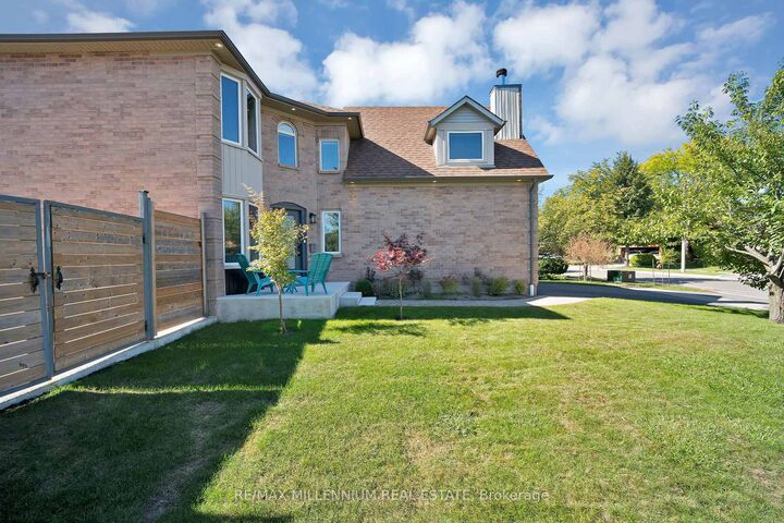 Property Photo:  4165 Credit Point Drive  ON L5M 3K3 