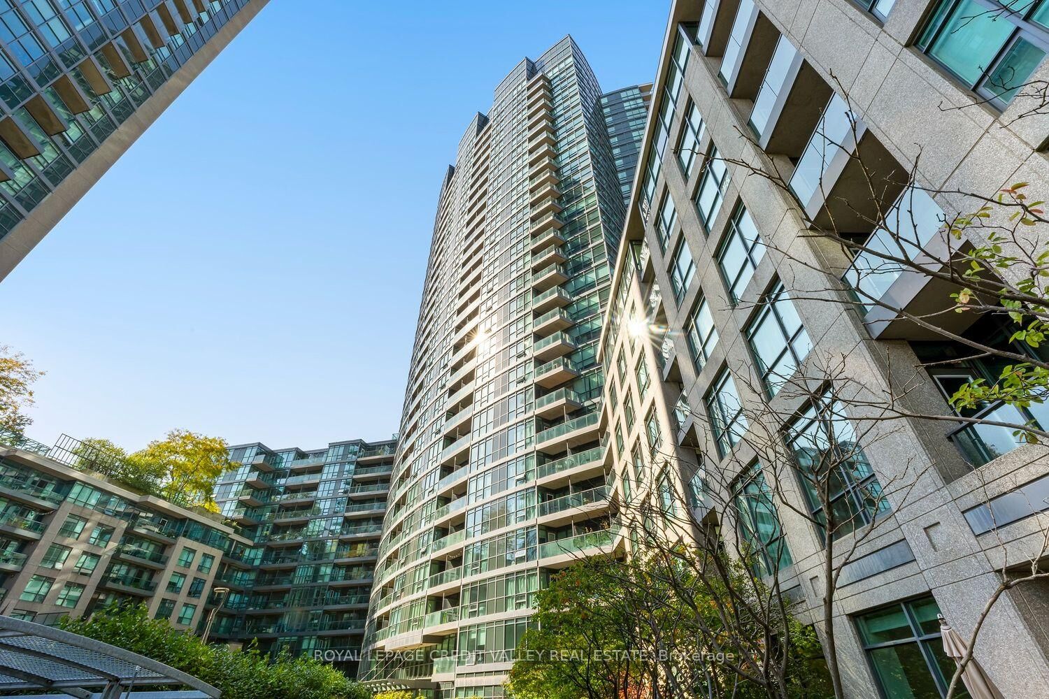 Property Photo:  231 Fort York Boulevard 123  ON M5V 1B2 