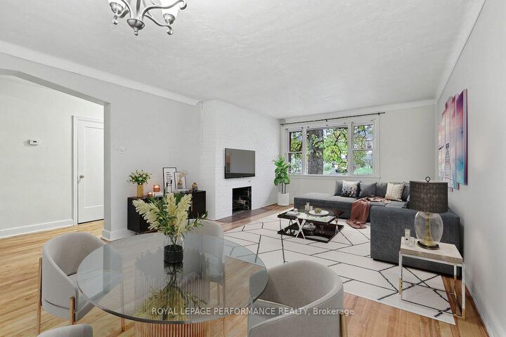 Property Photo:  856 Iroquois Road  ON K2A 3N2 