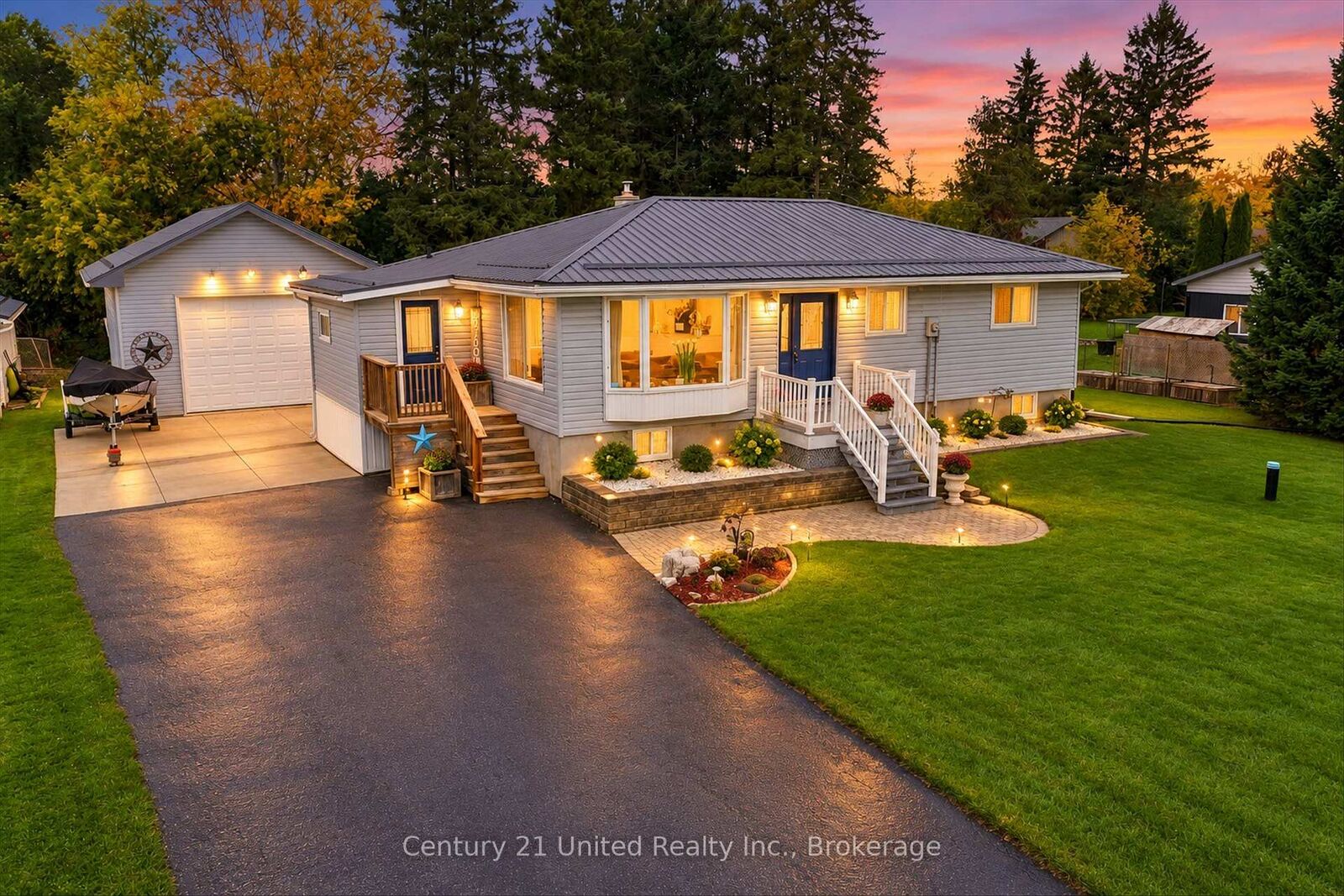 Property Photo:  5 Emily Court  ON K0L 2W0 