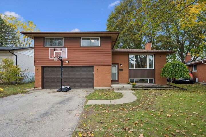 Property Photo:  51 Lonsdale Drive  ON N1H 5N1 