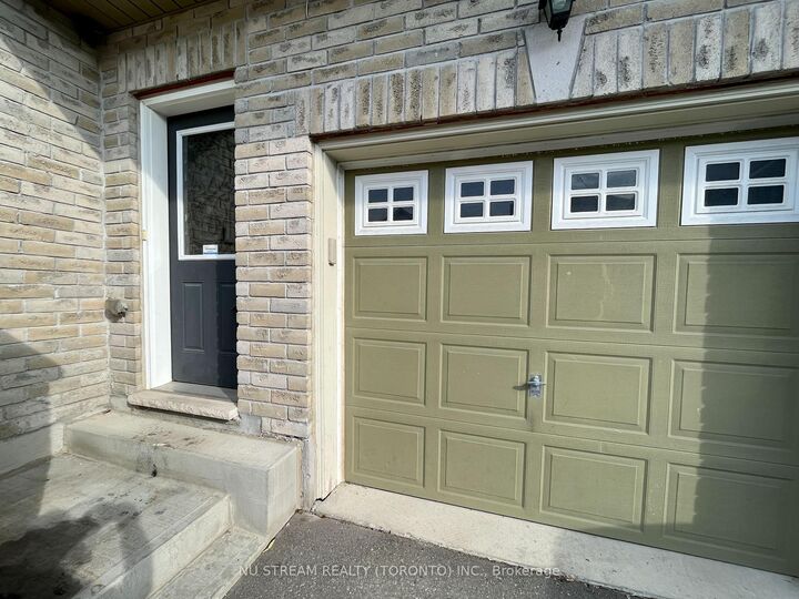 Property Photo:  41 Begonia Street 1st&Ampbsm  ON L6E 0P6 