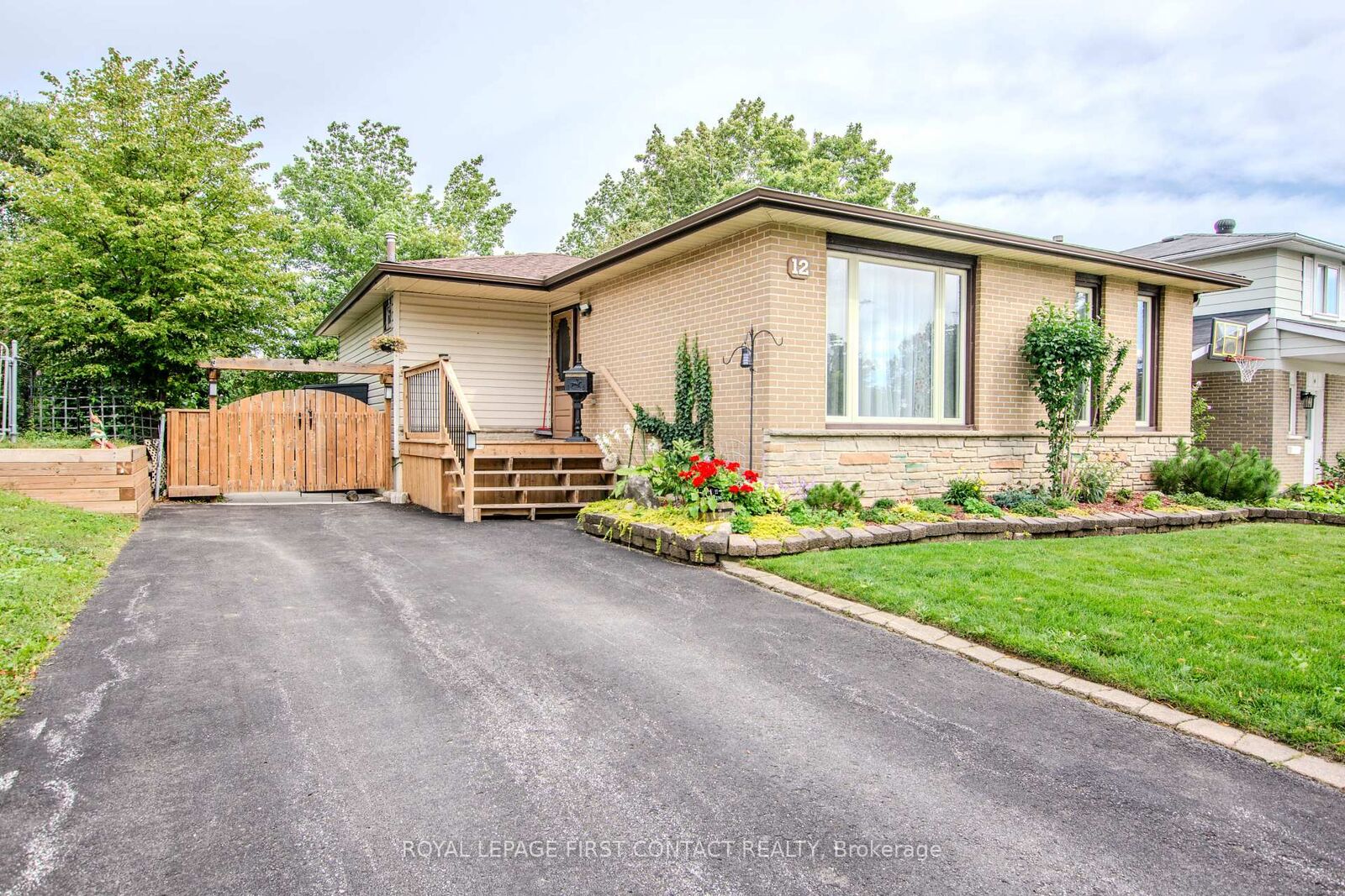 Property Photo:  12 Daphne Crescent  ON L4M 2Y8 