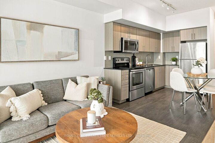 Property Photo:  55 Speers Road  ON L5K 3R6 