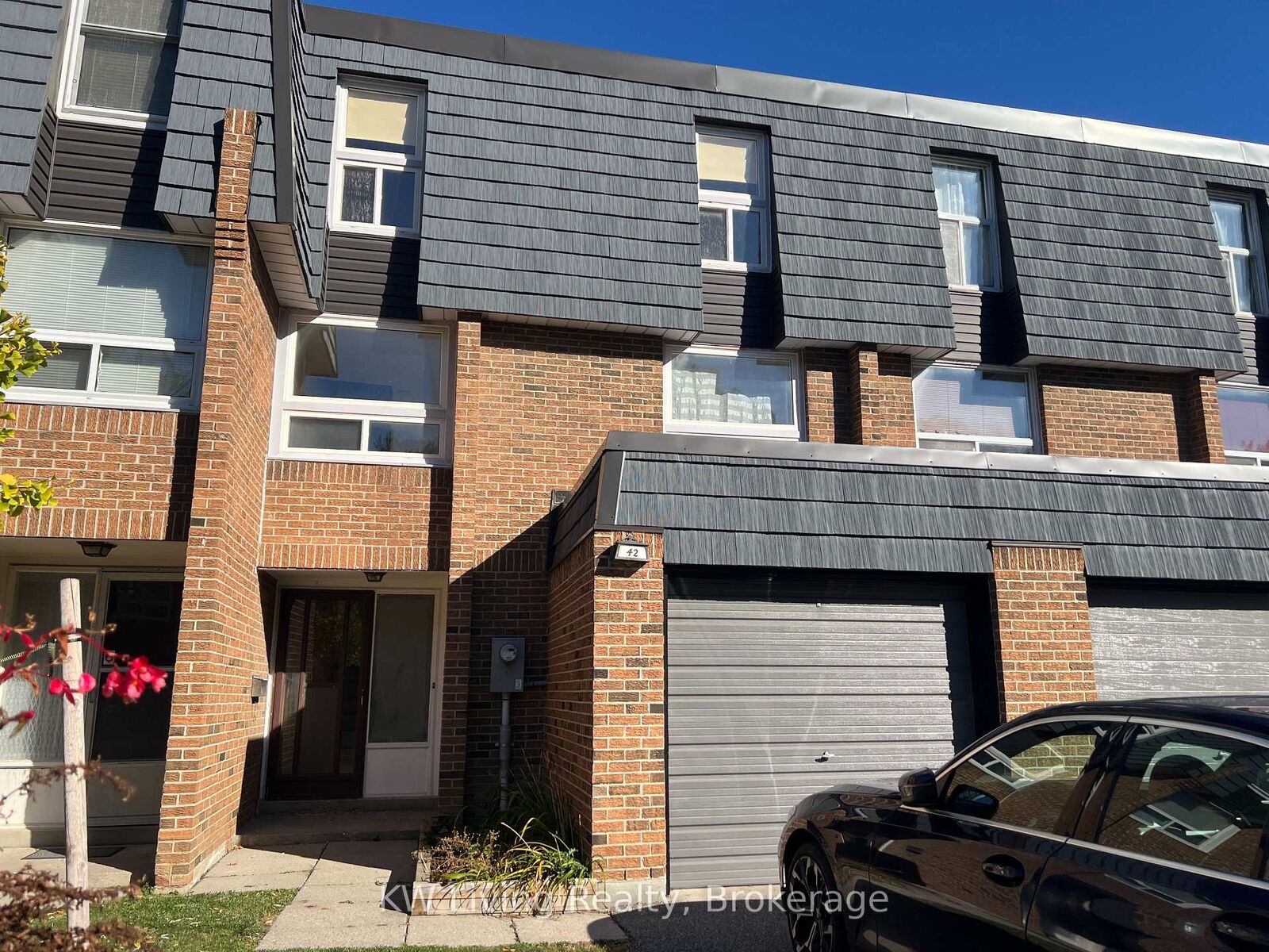 Property Photo:  42 Sego Royal Way  ON M2H 1L5 