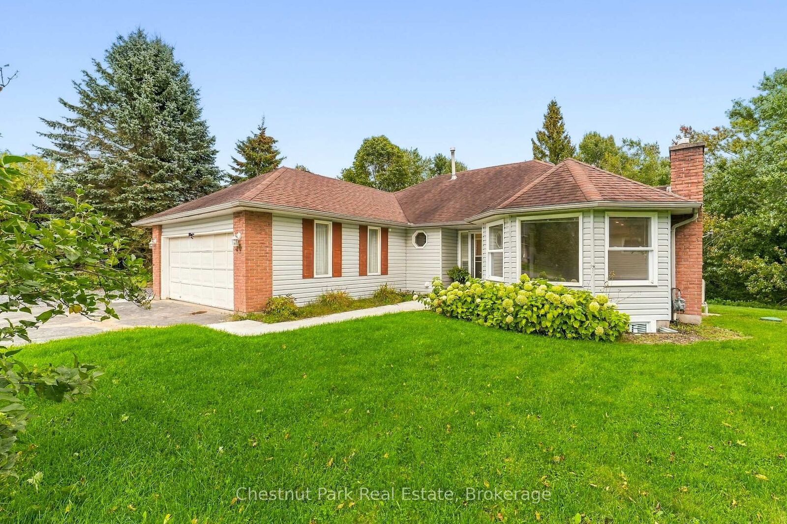Property Photo:  30 Catharine Crescent  ON P1L 1B1 