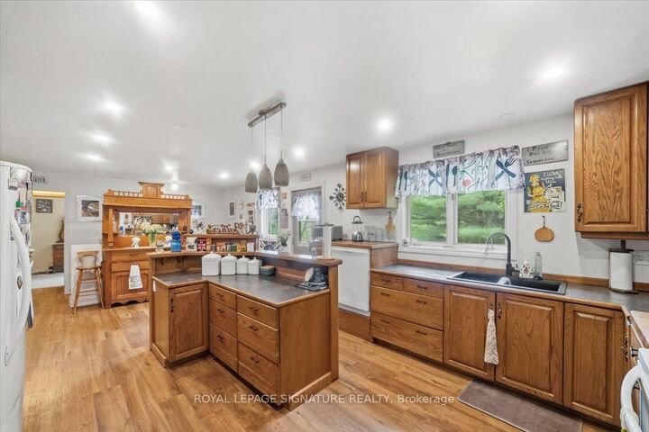 Property Photo:  2212-1 Highway 60 N/A  ON P1H 2J6 