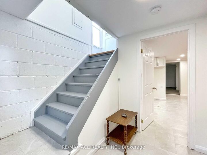 Property Photo:  246 Horsham Avenue Bsmt  ON M2N 2A6 