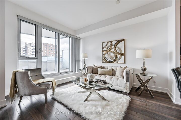 Property Photo: 9471 Yonge Street 529 ON L4C 1V4