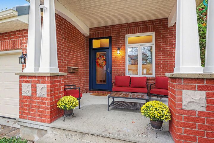Property Photo:  2 Thunderbird Crescent  ON K2M 2H4 