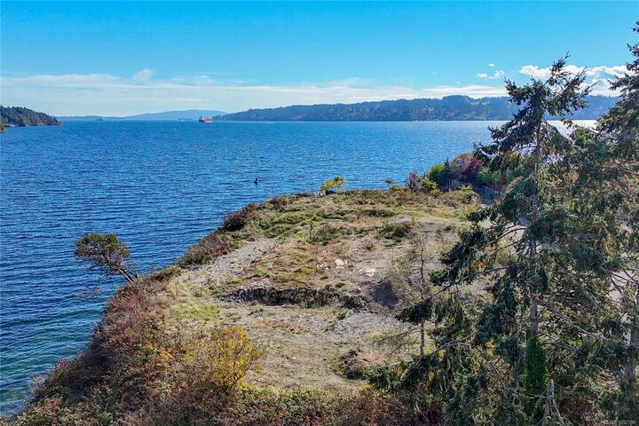 Property Photo:  669 (Lot A) Kerr Dr  BC V9L 5Y6 