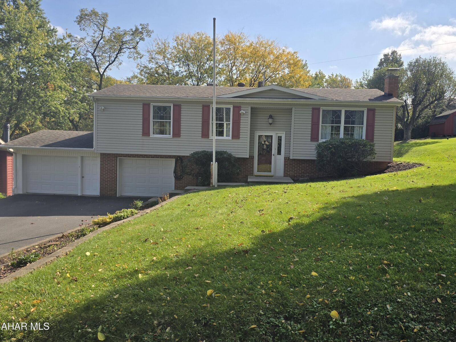 Property Photo:  1413 29th Avenue  PA 16601 