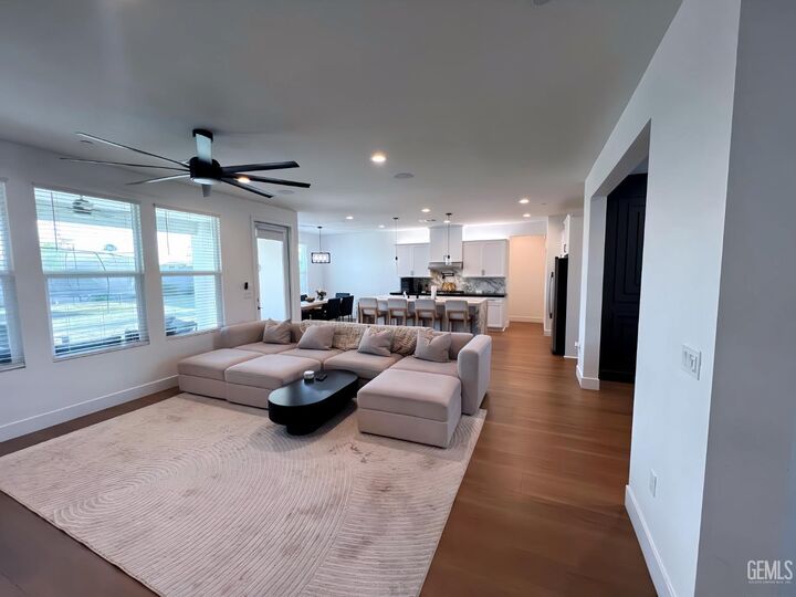 Property Photo:  16525 Chloe Court  CA 93314 
