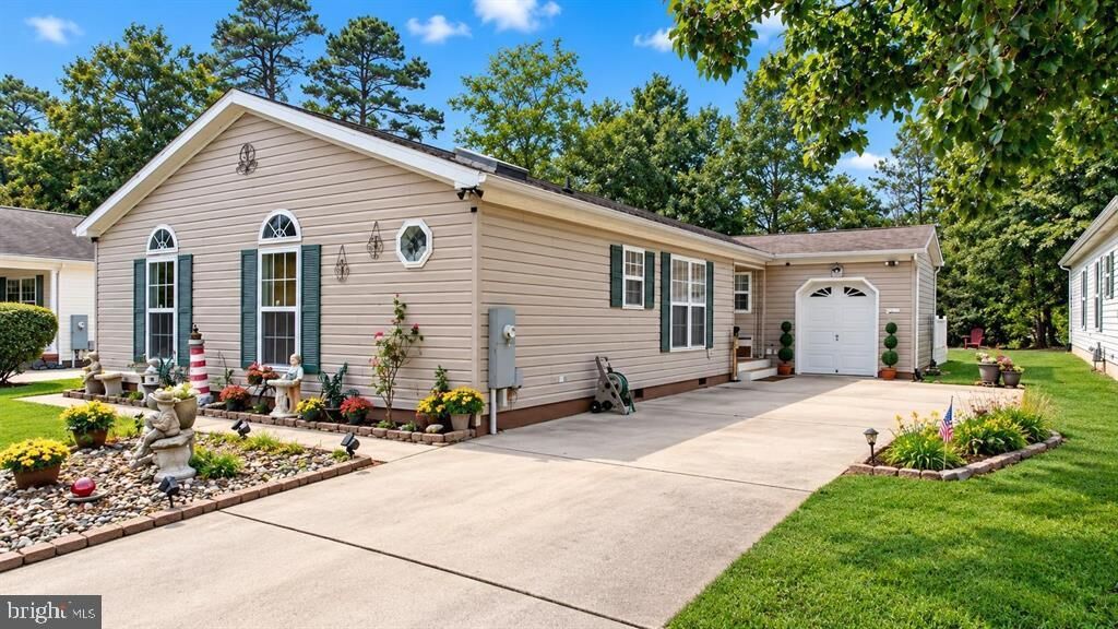 Property Photo: 123 Aberdeen Court NJ 08330