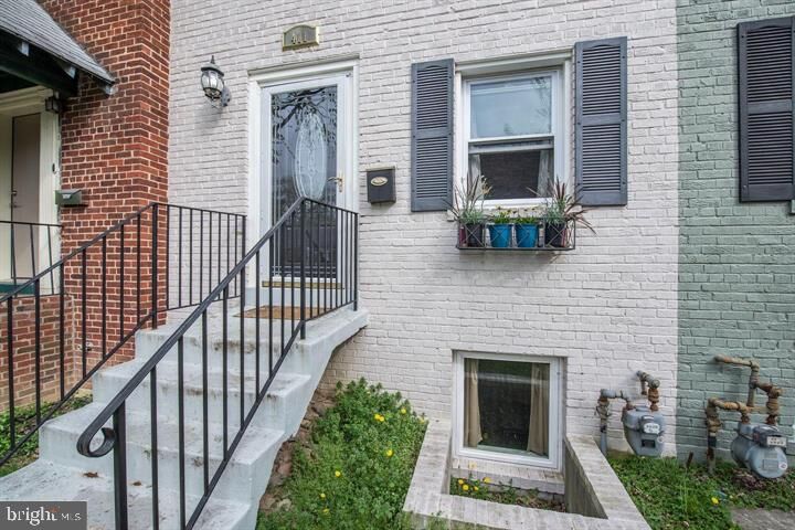 Property Photo:  411 Mount Vernon Avenue  VA 22301 
