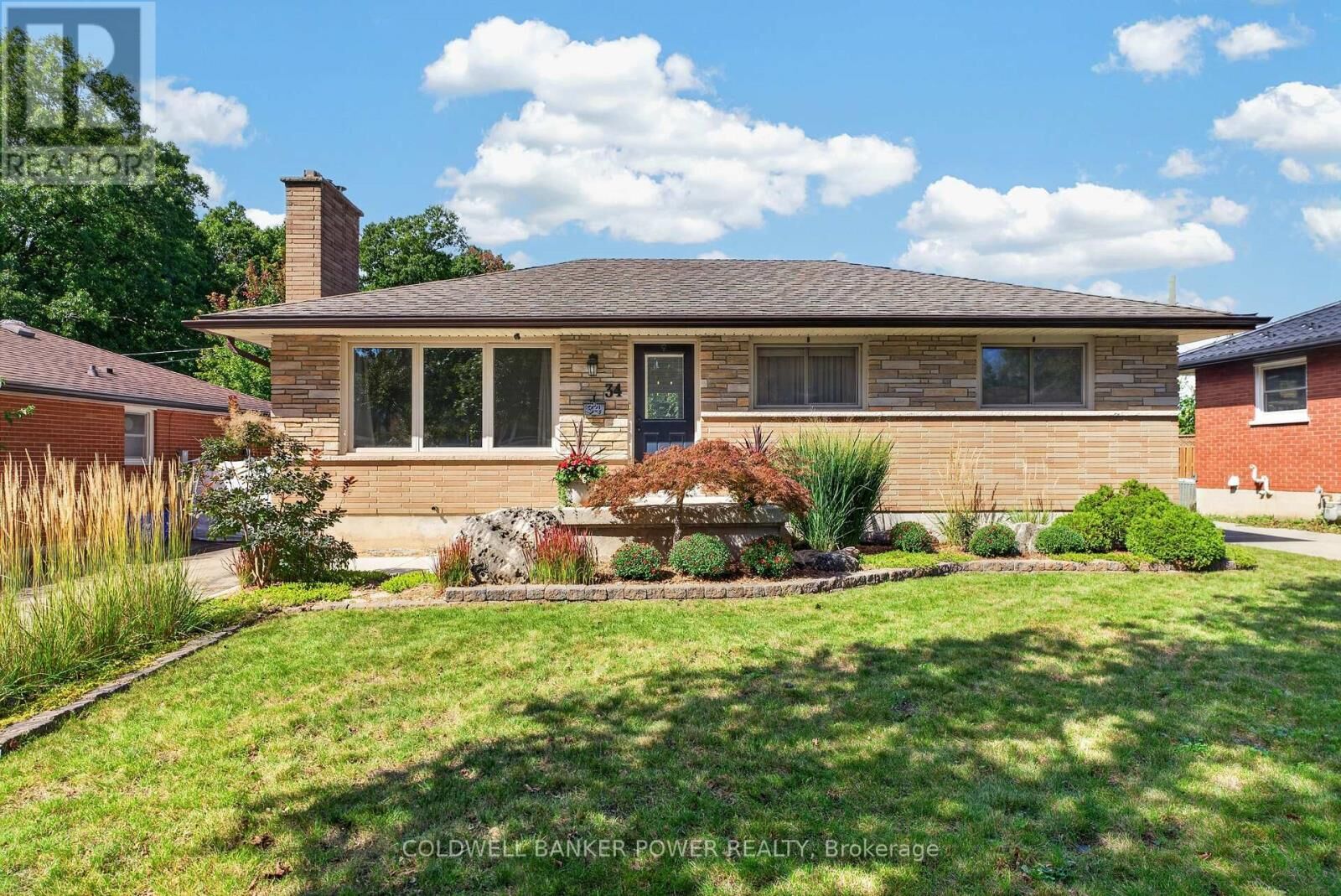 Property Photo:  34 Algonquin Crescent  ON N5W 1N4 