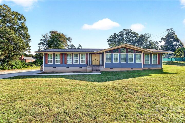Property Photo:  1811 Little Rock Road  NC 28214 