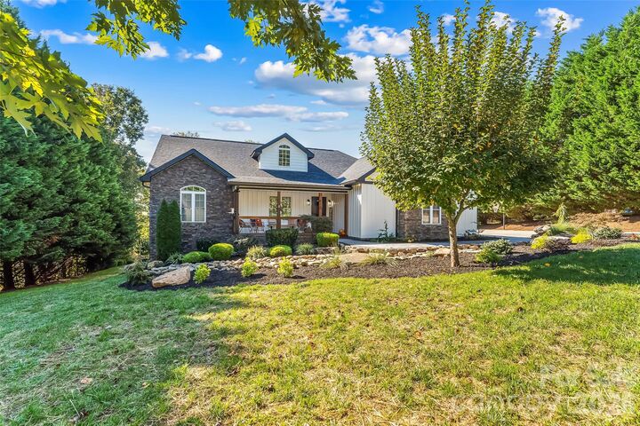 Property Photo: 410 Timberland Drive NC 28752