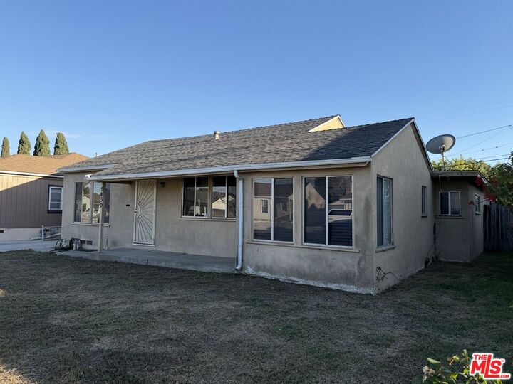 Property Photo: 5430 W 119th St CA 90304