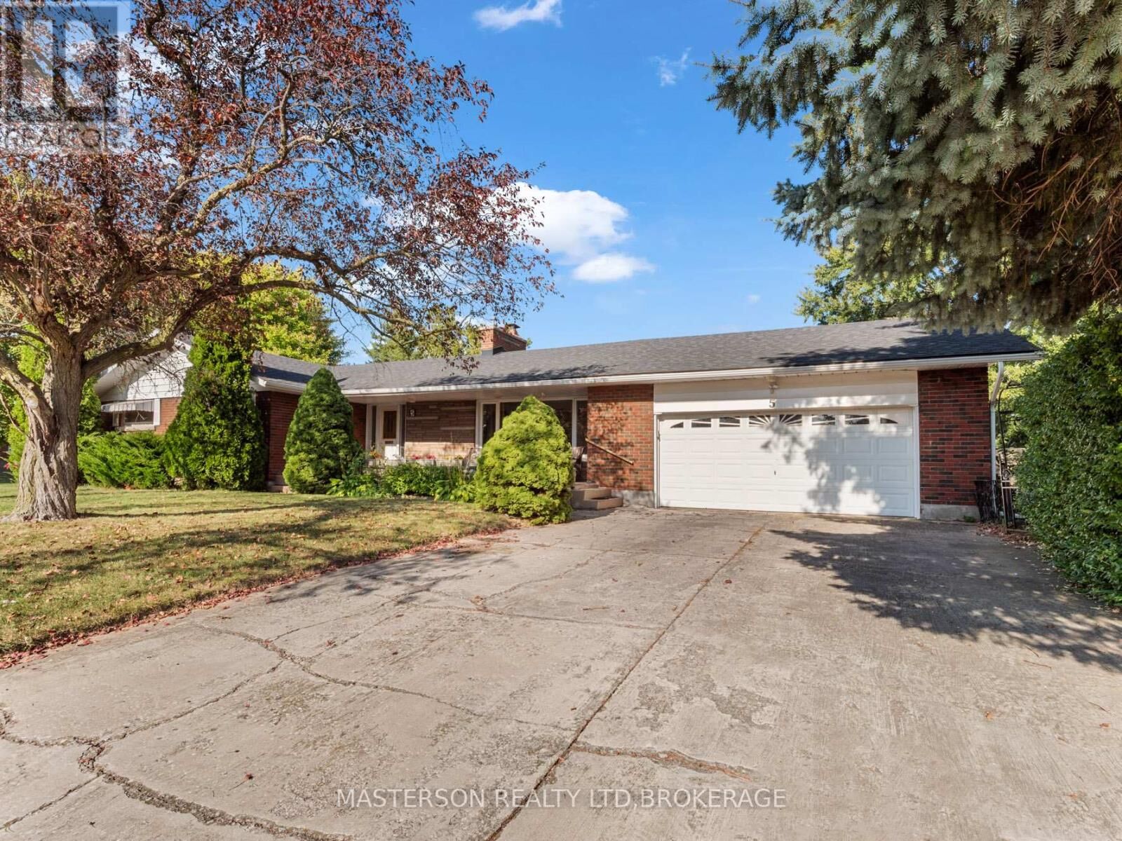 Property Photo:  5 Burdy Drive  ON L2S 2Z1 