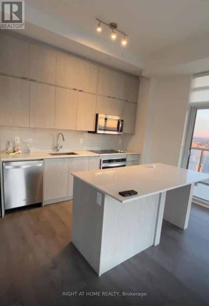 Property Photo:  55 Duke Street West 9  ON N2H 0C9 