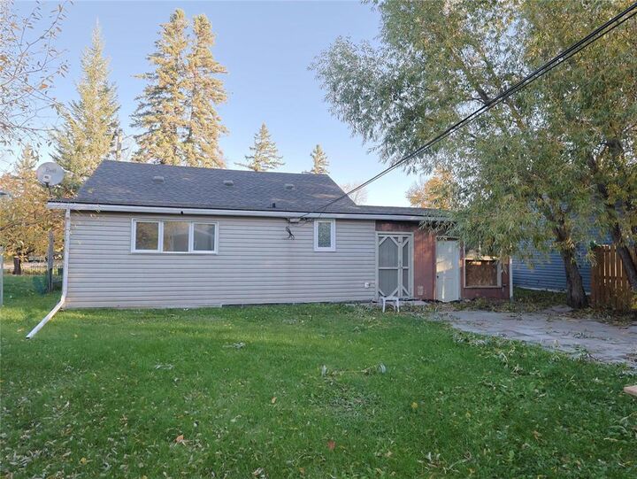 Property Photo:  41 Vaughan Avenue  MB R0C 1B0 