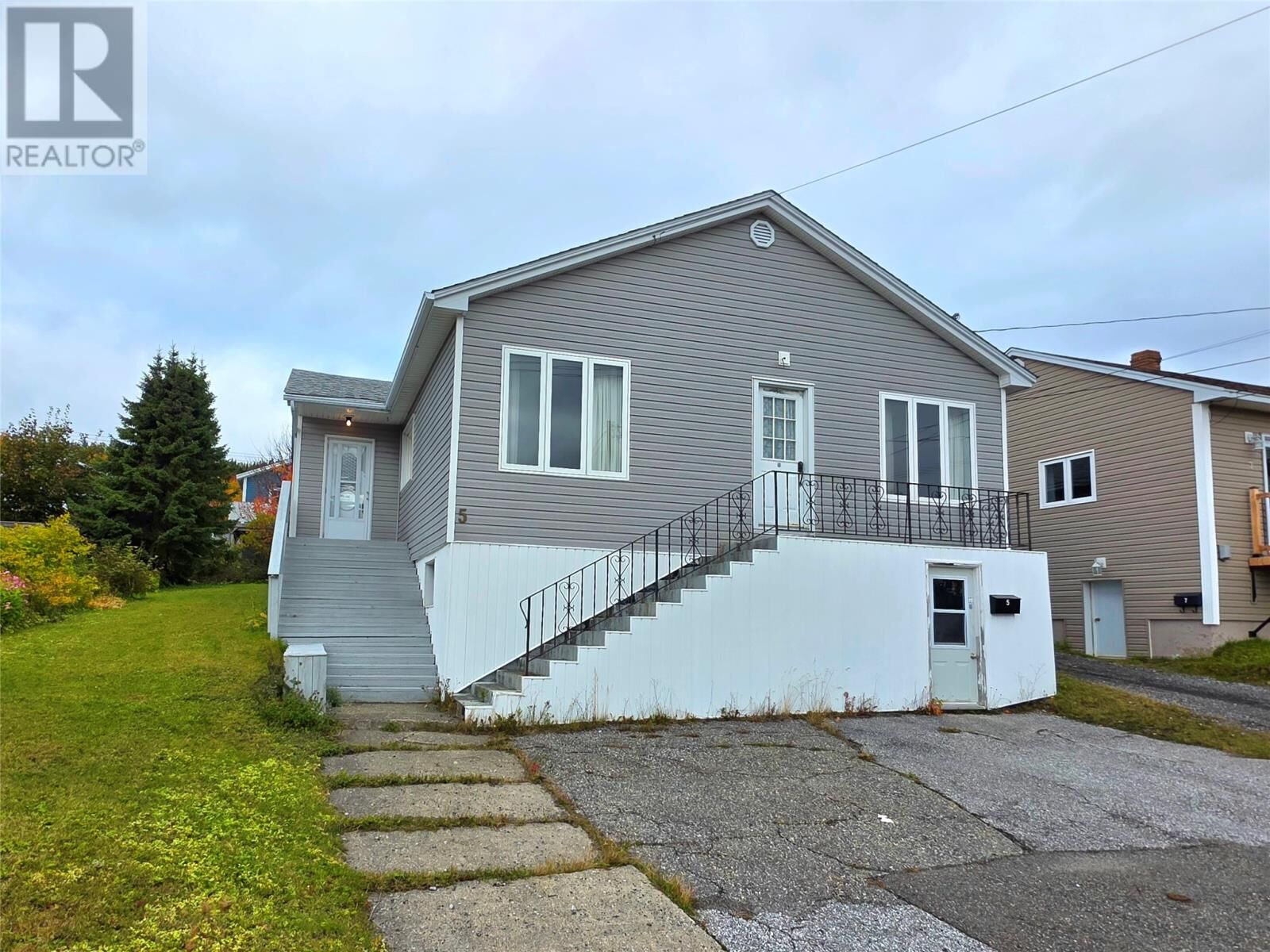 Property Photo:  5 Rosedale Street  NL A2H 4N9 