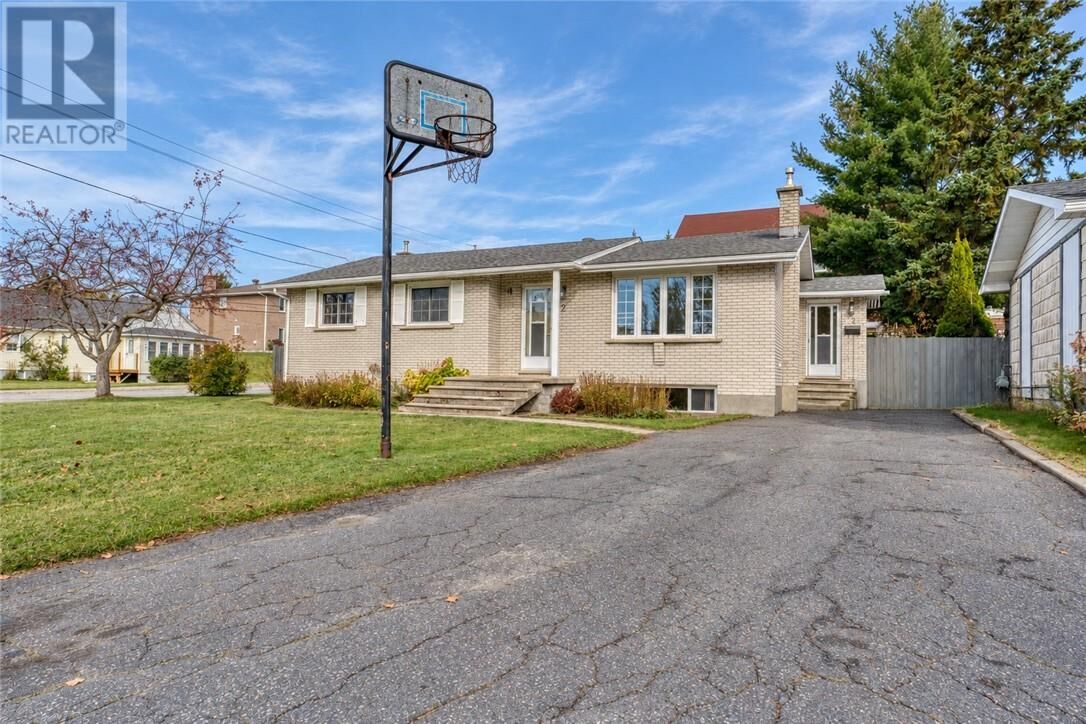 Property Photo:  2 Young  ON P3L 1A5 