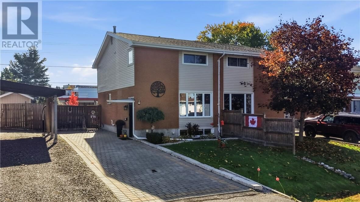 Property Photo:  33 Elmhurst Court  ON P3A 1A3 